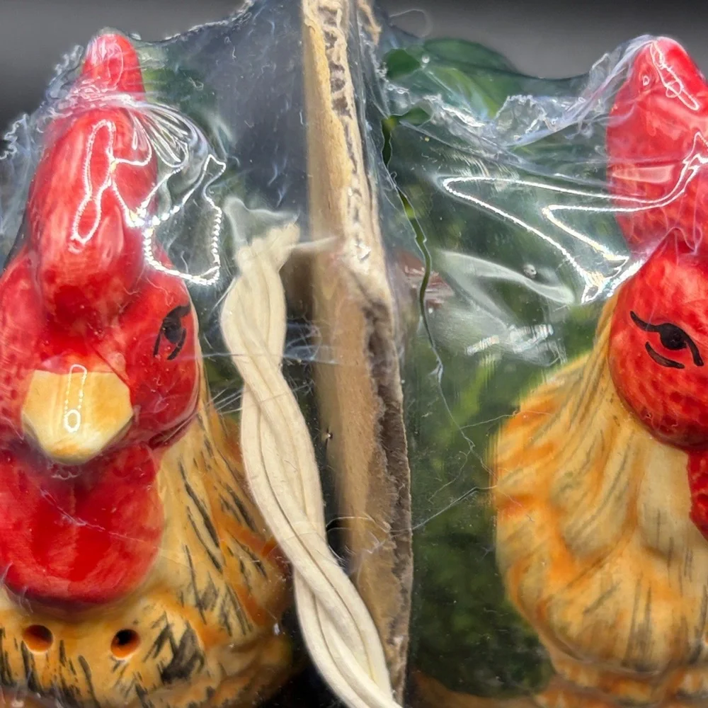Hand Painted Ceramic Rooster Salt & Pepper Shakers Farmhouse Kitchen Sealed Pack